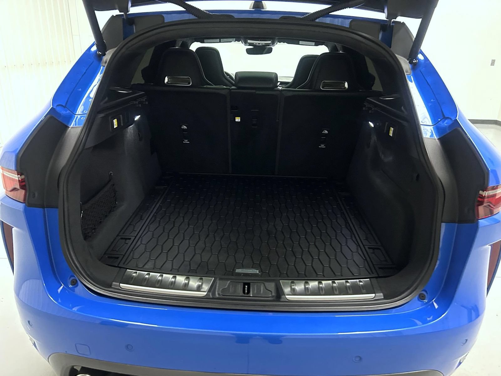Used 2026 Jaguar F-PACE SVR AWD/4WD image 21