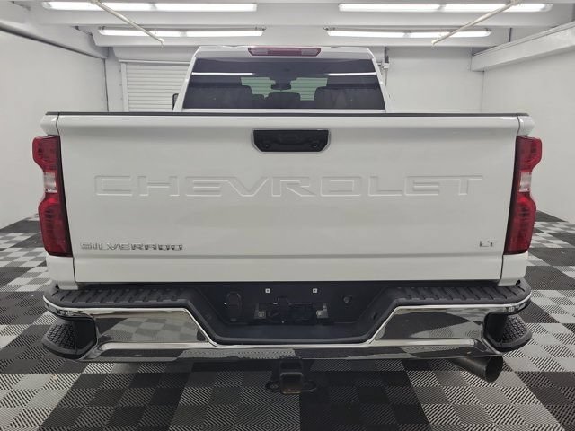 Used 2025 Chevrolet Silverado 2500 LT w/ Convenience Package AWD/4WD image 5