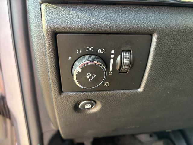 Used 2019 Jeep Grand Cherokee Limited image 18