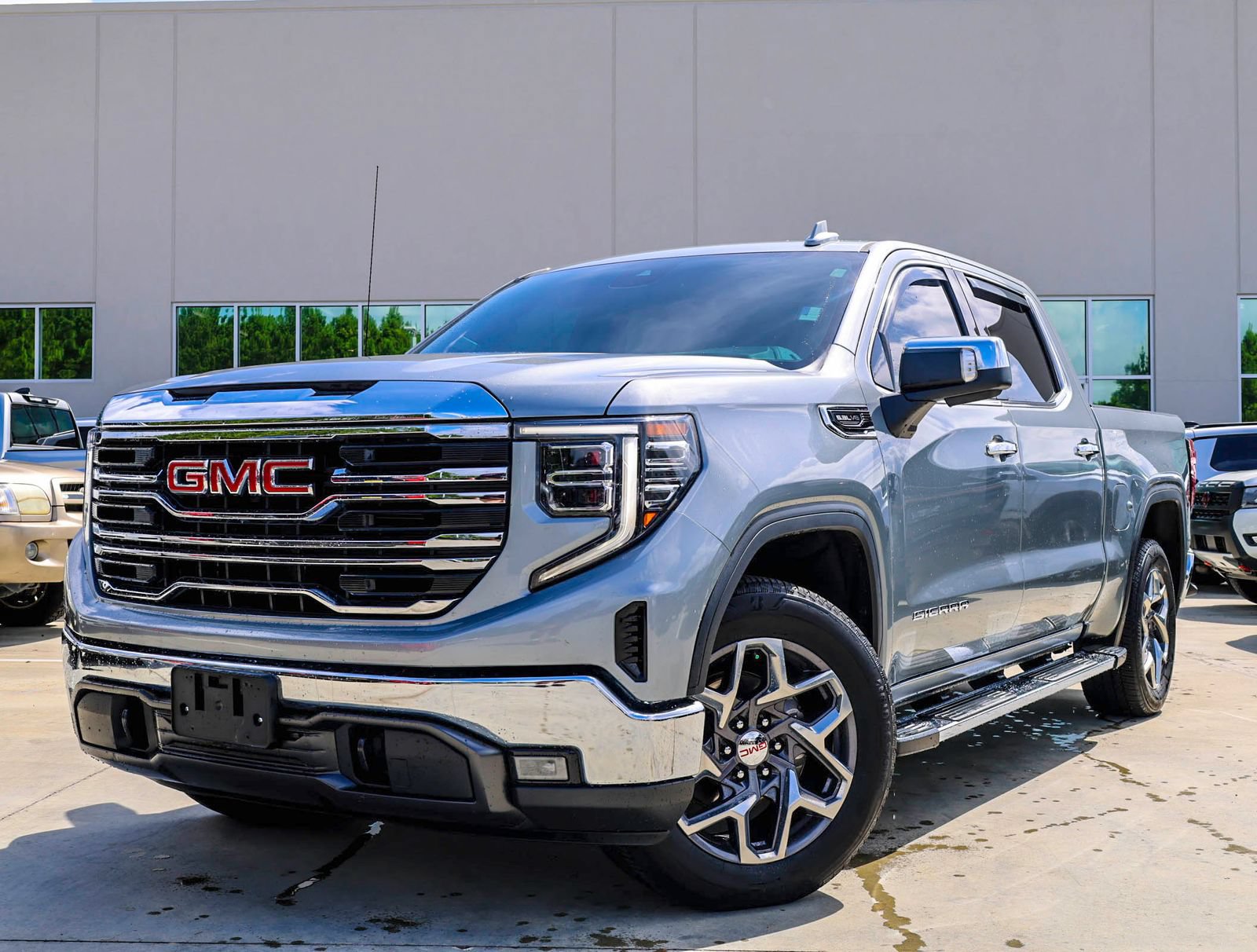 Used 2023 GMC Sierra 1500 SLT w/ SLT Premium Package RWD image 1
