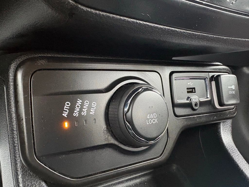 Used 2019 Jeep Renegade Sport image 33