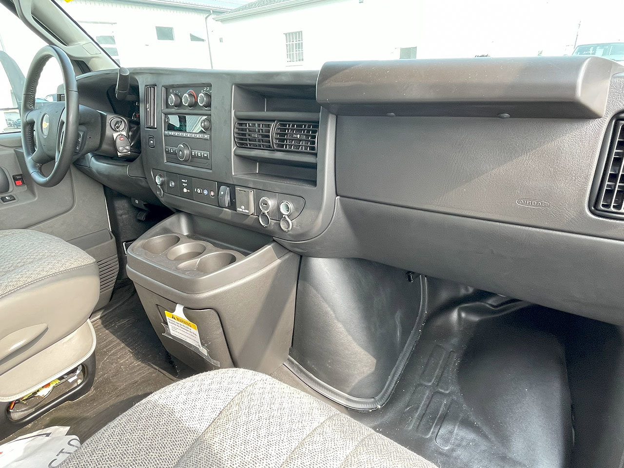 Used 2022 Chevrolet Express 3500 CUTWAY w/ Power Convenience Package image 37