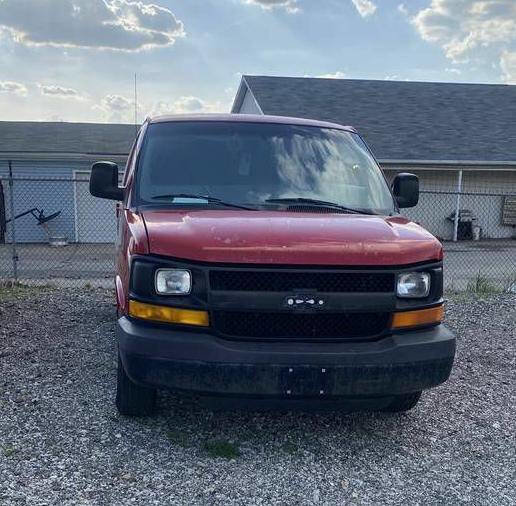 Used 2003 Chevrolet Express 3500 RWD image 2