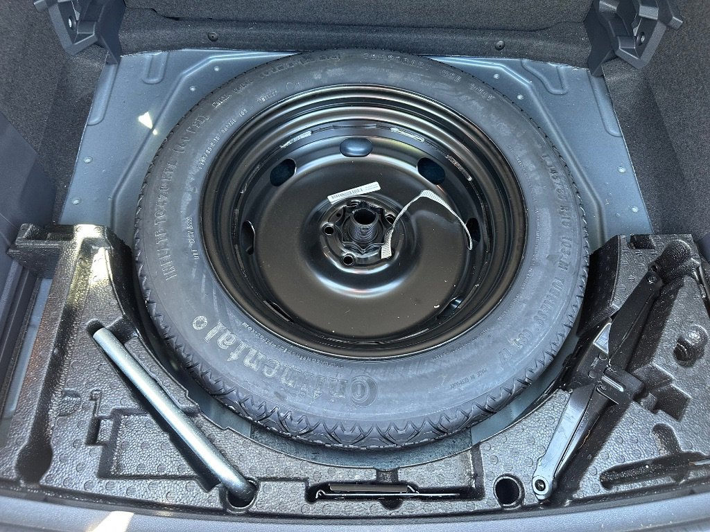 Used 2018 Volkswagen Tiguan SE w/ Panoramic Sunroof Package AWD/4WD image 39