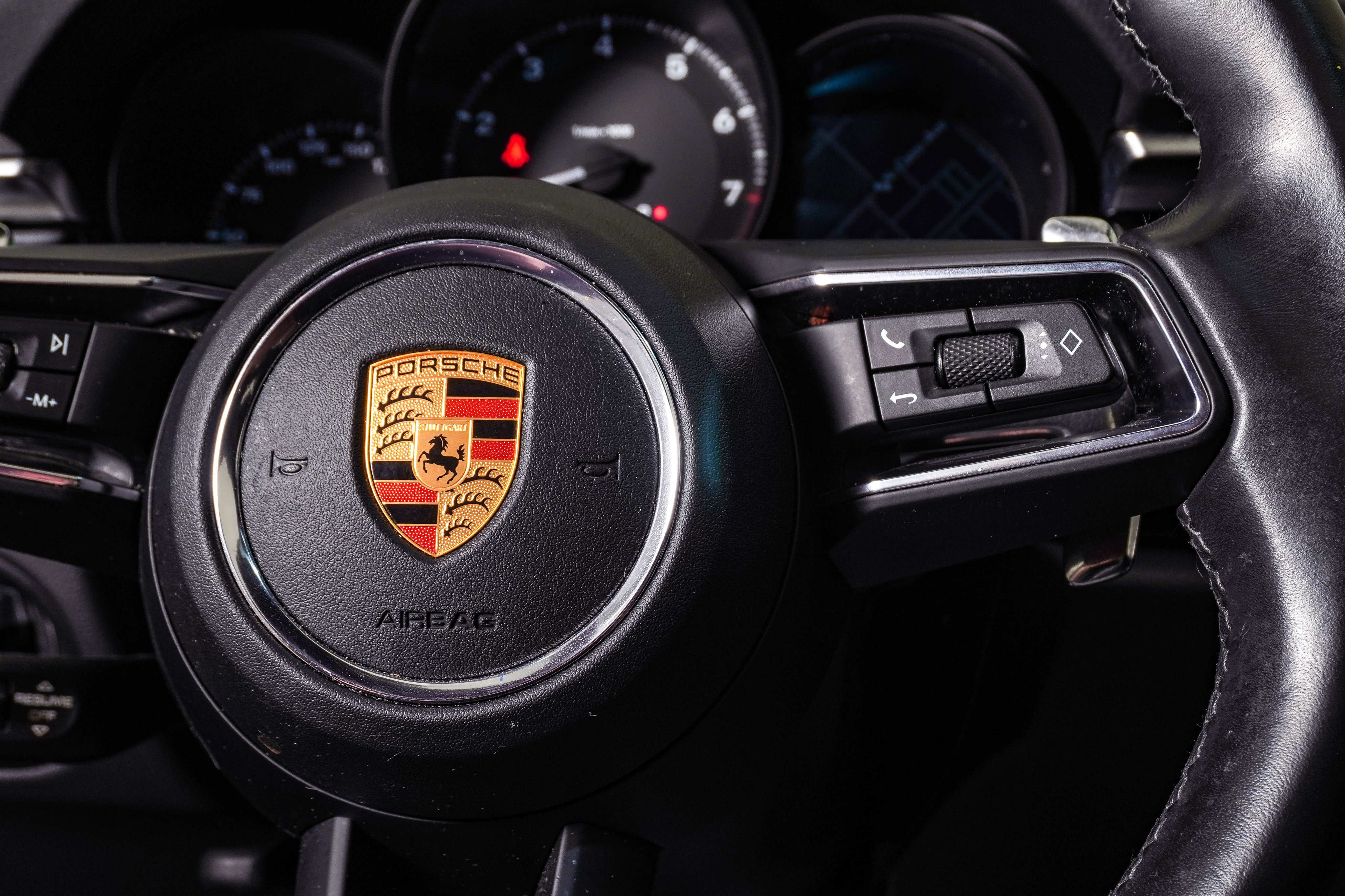 Certified 2023 Porsche Macan Turbo AWD/4WD image 19