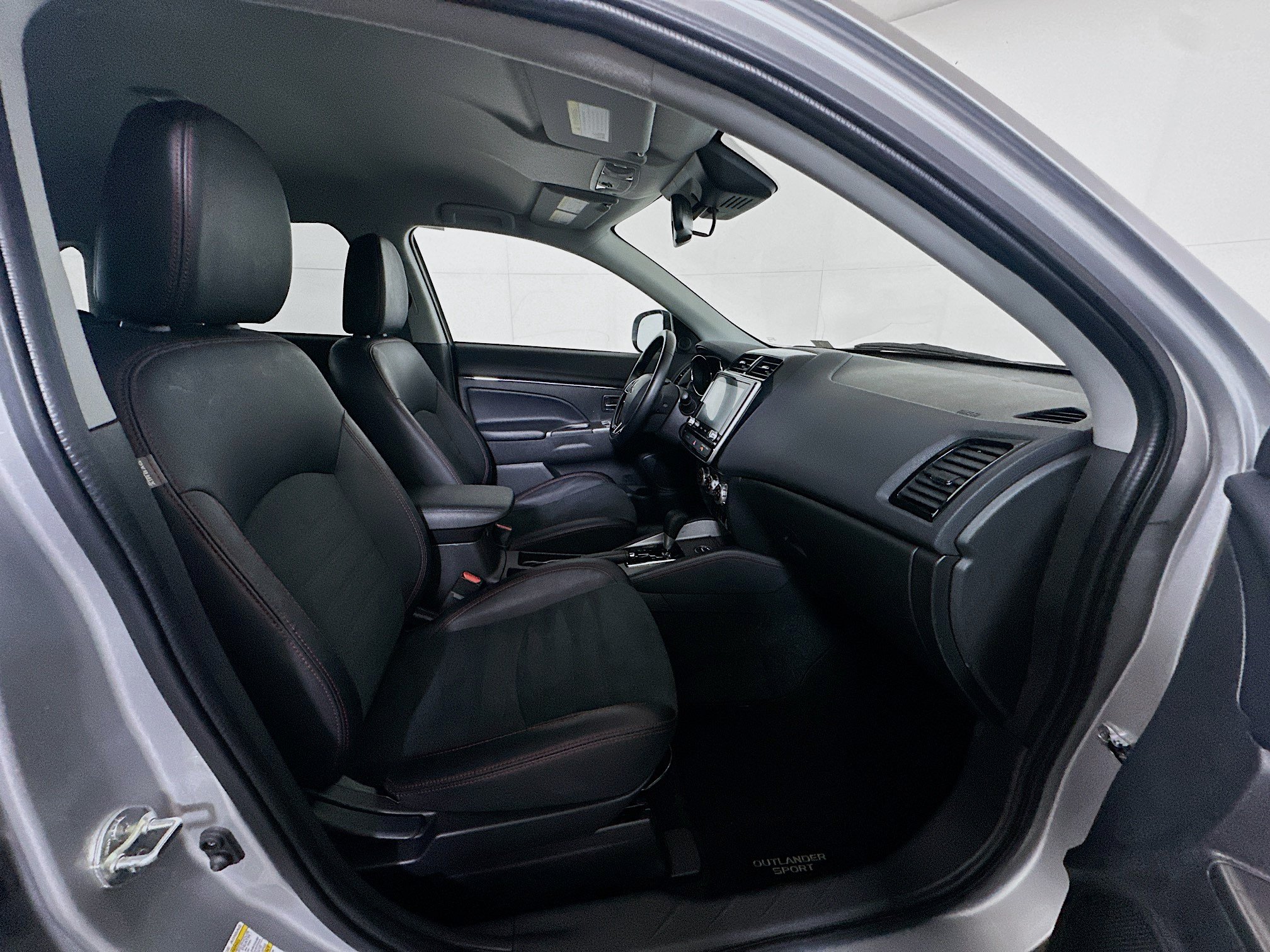 Used 2025 Mitsubishi Outlander Sport AWD image 29