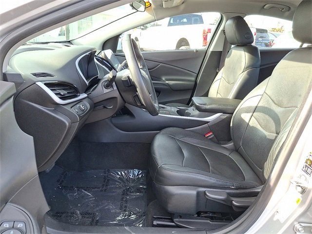 Used 2017 Chevrolet Volt LT w/ Comfort Package image 13