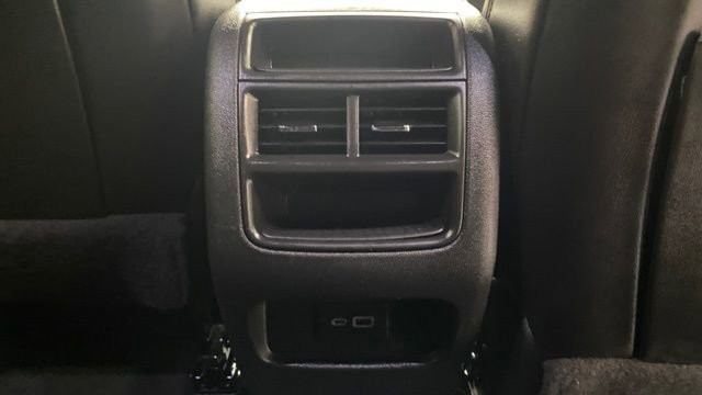 Used 2025 Cadillac XT5 Premium Luxury image 31