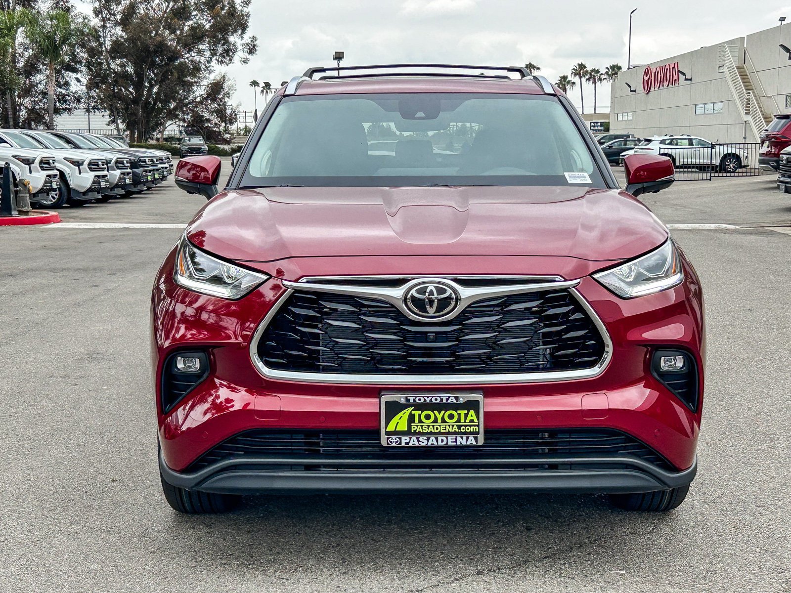 New 2026 Toyota Highlander Limited AWD/4WD image 2