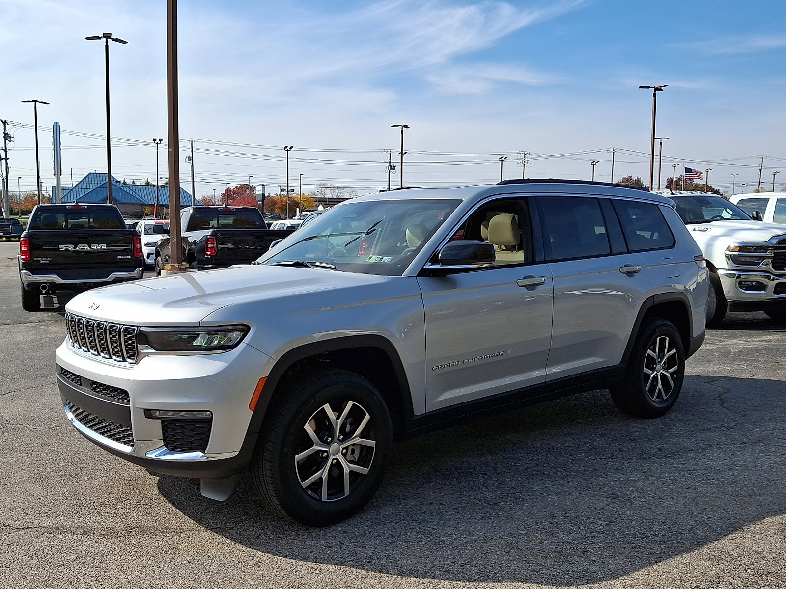 Certified 2025 Jeep Grand Cherokee L Limited w/ Trailer Tow Package image 4