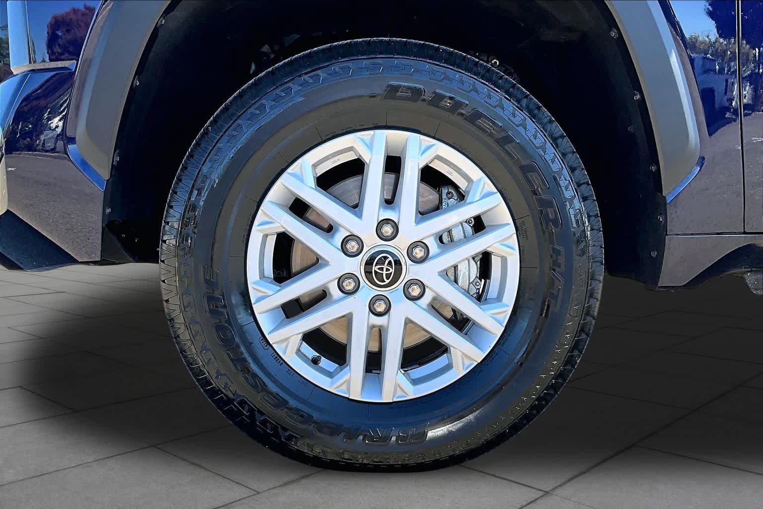 Used 2023 Toyota Tundra SR5 w/ SR5 Convenience Package AWD/4WD image 10