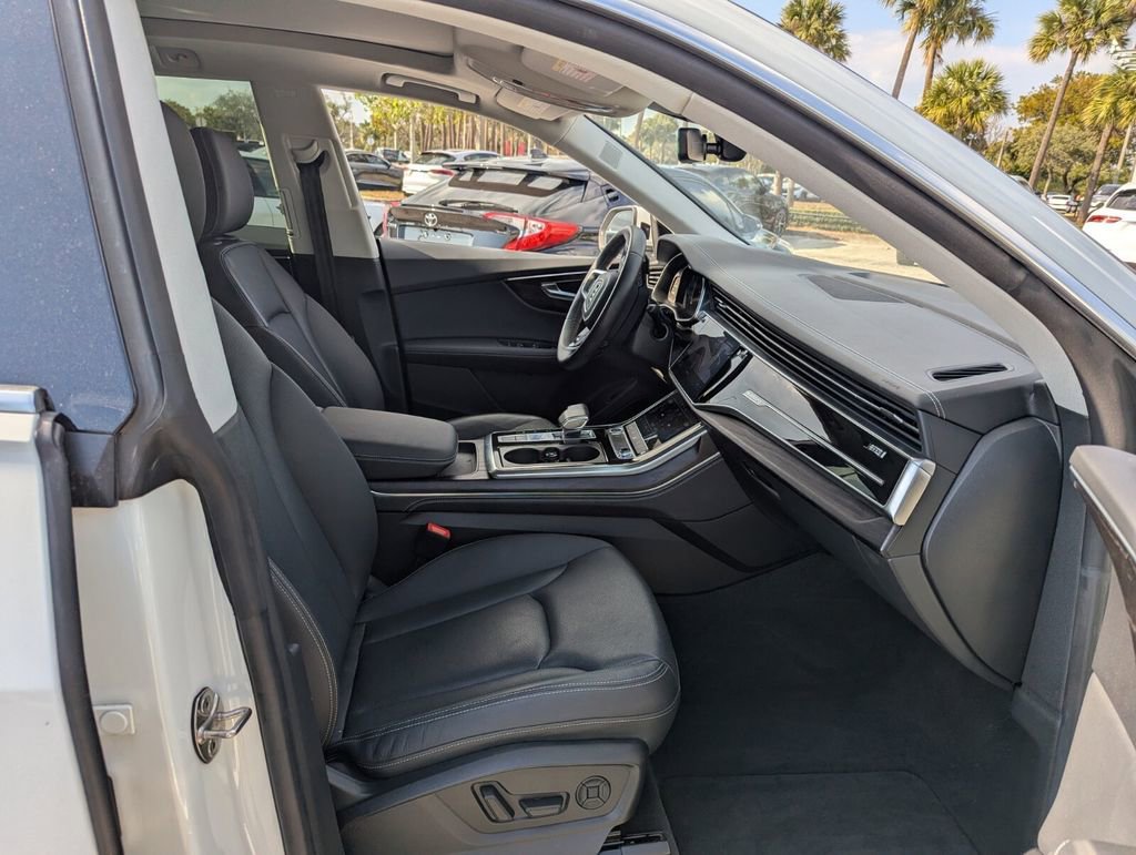 Used 2023 Audi Q8 Premium Plus w/ Premium Plus Package image 30