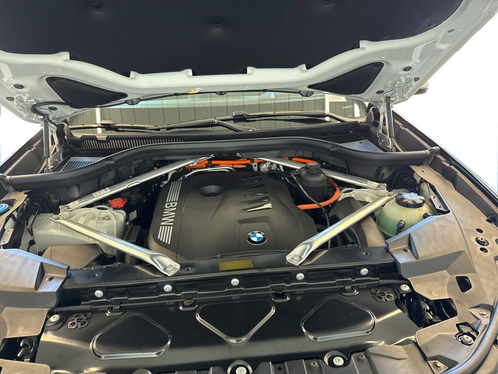 New 2026 BMW X5 xDrive50e w/ M Sport Package image 11