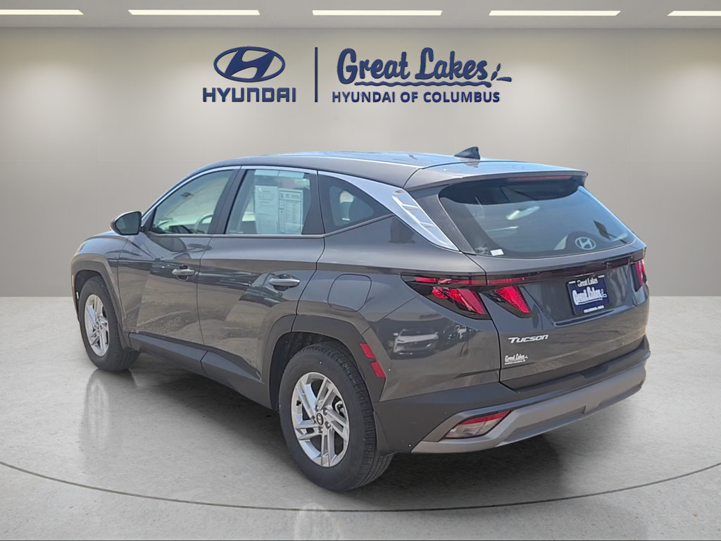 Used 2025 Hyundai Tucson SE FWD image 3