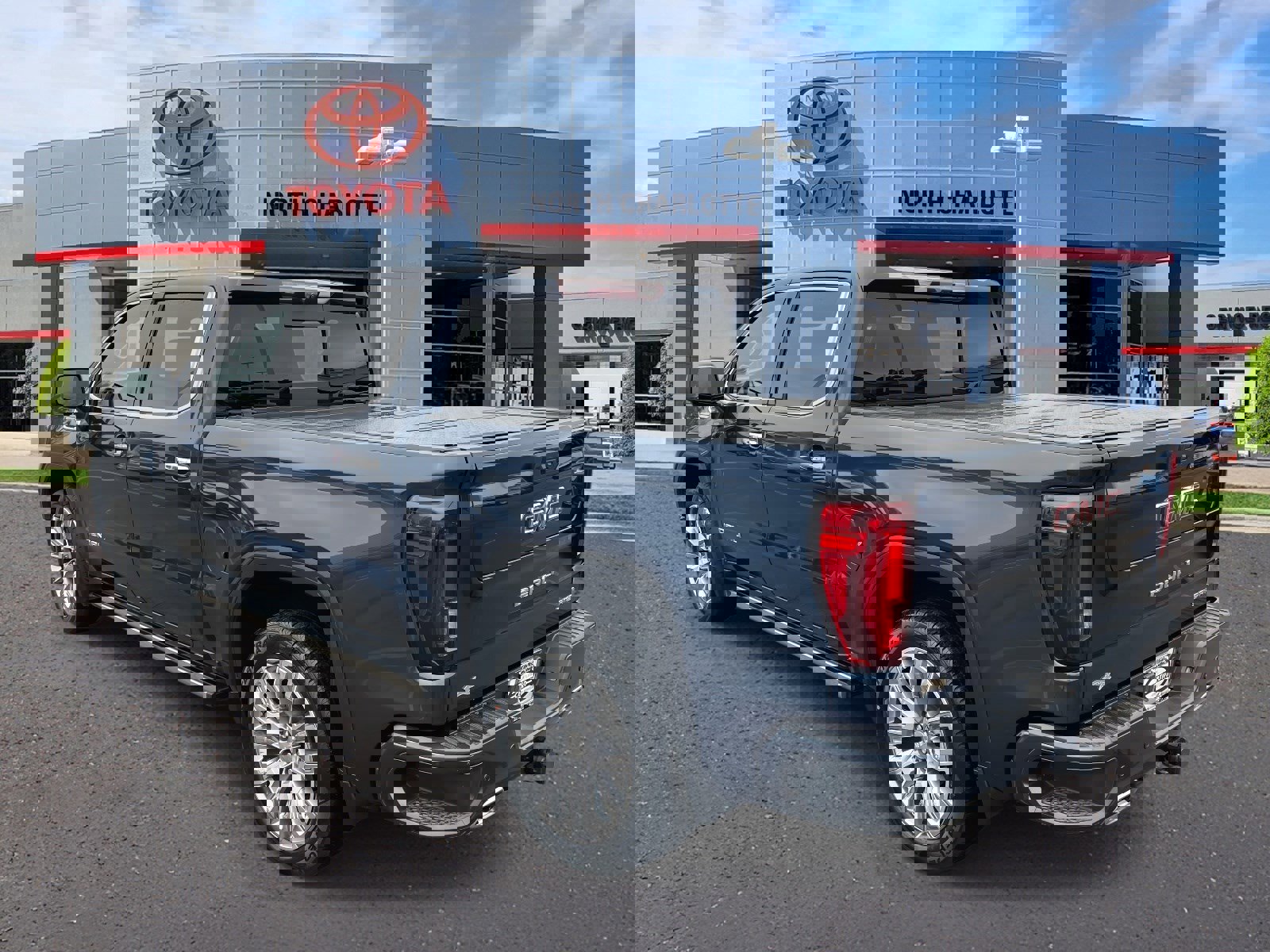 Used 2022 GMC Sierra 1500 Denali w/ Denali Reserve Package image 6