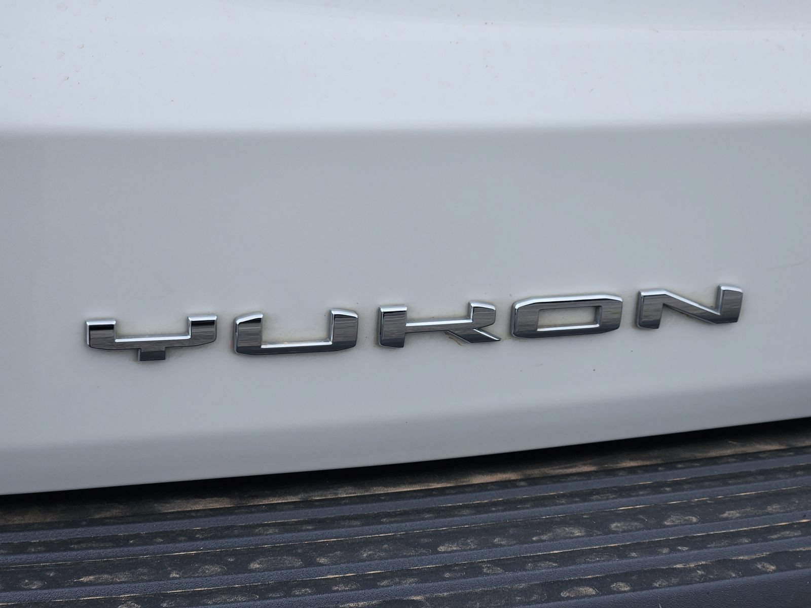 Used 2024 GMC Yukon SLT AWD/4WD image 12
