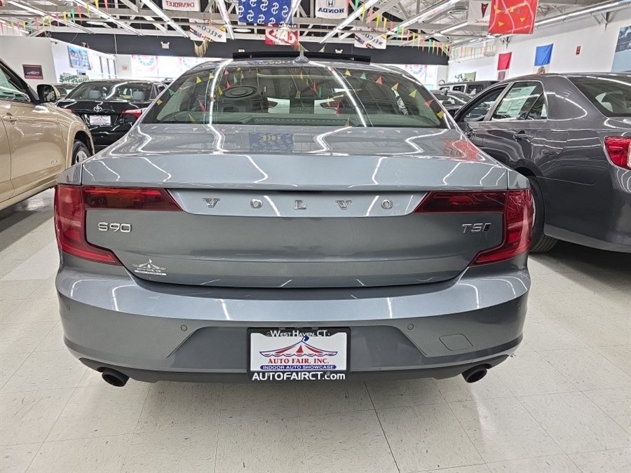 Used 2018 Volvo S90 T5 Momentum image 5