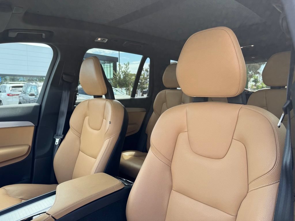 Used 2018 Volvo XC90 T6 Momentum w/ Convenience Package AWD/4WD image 16