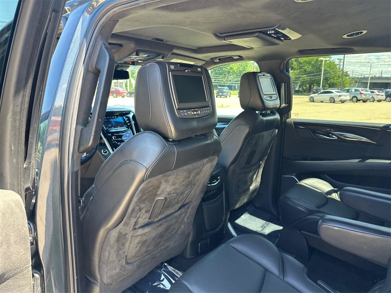 Used 2019 Cadillac Escalade ESV Platinum AWD/4WD image 21