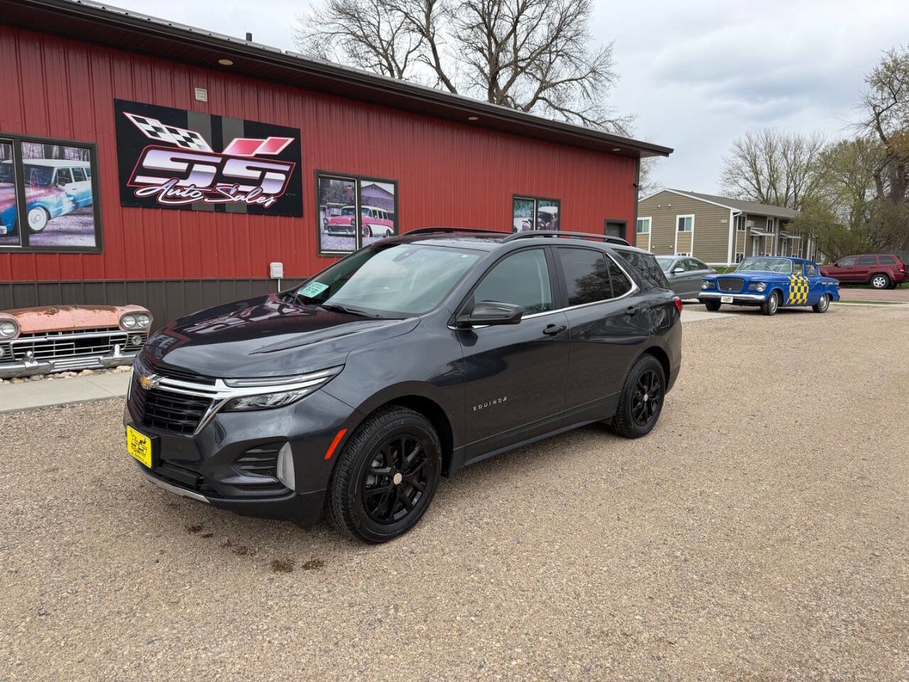 Used 2022 Chevrolet Equinox LT AWD/4WD image 2