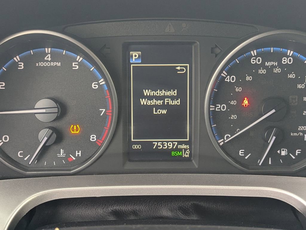 Used 2018 Toyota RAV4 XLE image 23