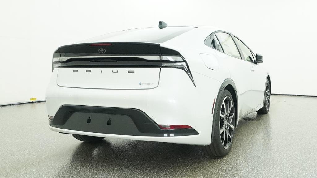 New 2026 Toyota Prius Plug-In Hybrid FWD image 11