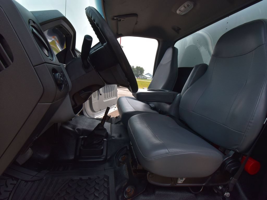 Used 2019 Ford F750 2WD Regular Cab Super Duty image 32