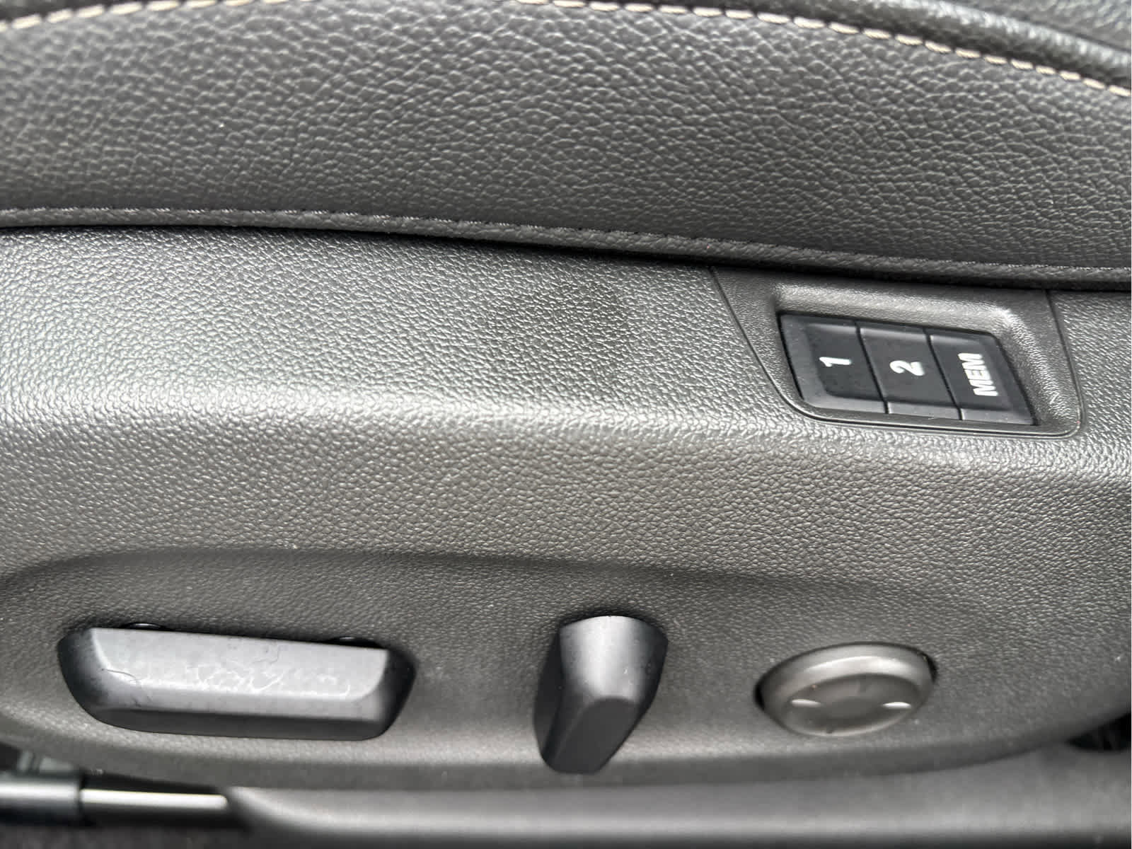 Used 2020 Buick Regal Essence image 9