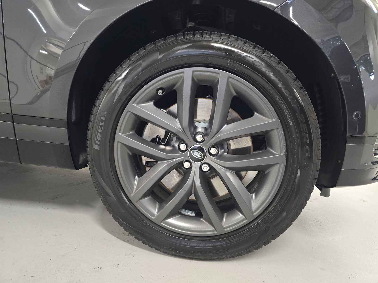 Used 2026 Land Rover Range Rover Velar Dynamic SE AWD/4WD image 9
