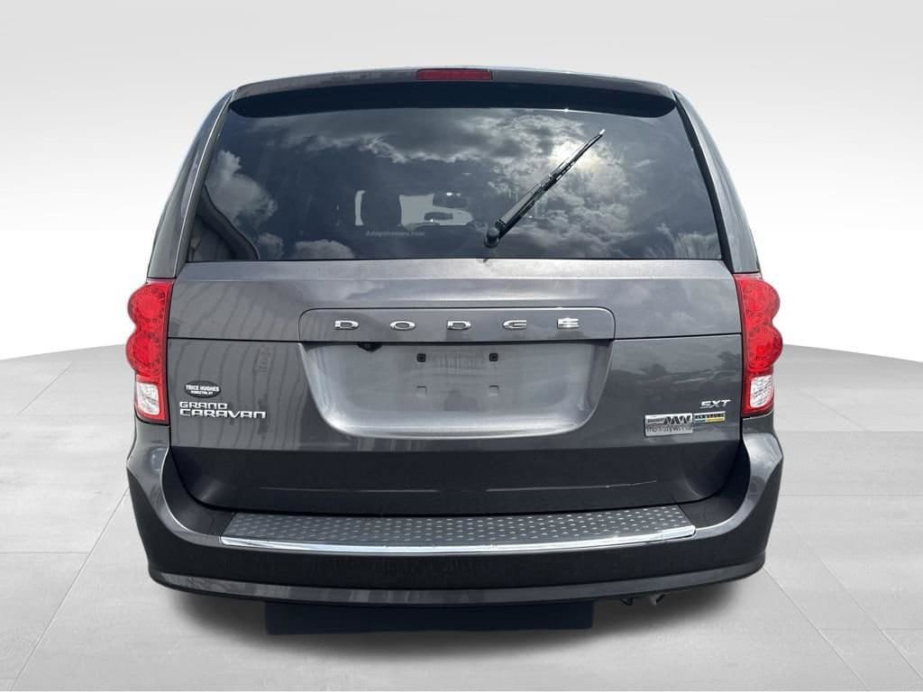 Used 2017 Dodge Grand Caravan SXT FWD image 7
