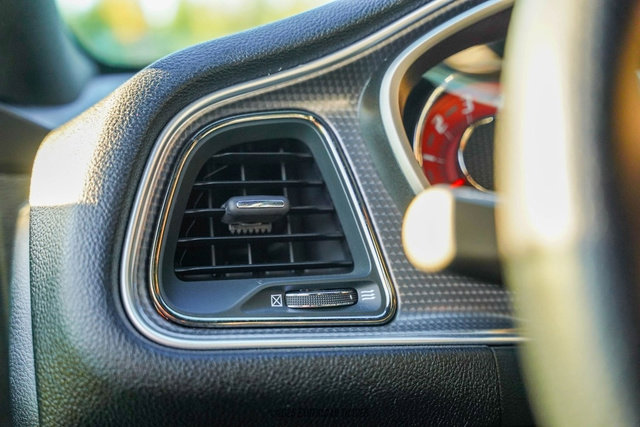 Used 2017 Dodge Challenger SRT Hellcat image 36