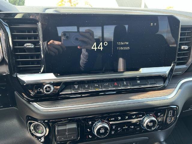 New 2026 GMC Sierra 2500 SLT w/ SLT Premium Package image 18