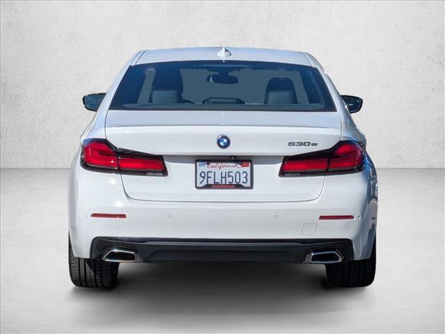 Used 2023 BMW 530e w/ Premium Package image 6