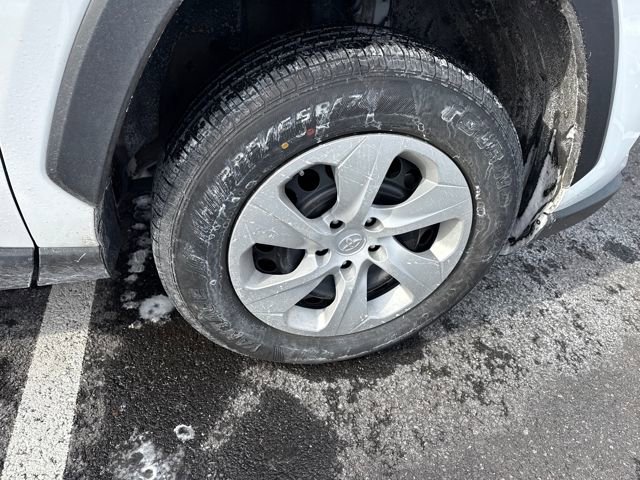 Used 2024 Toyota RAV4 LE image 9