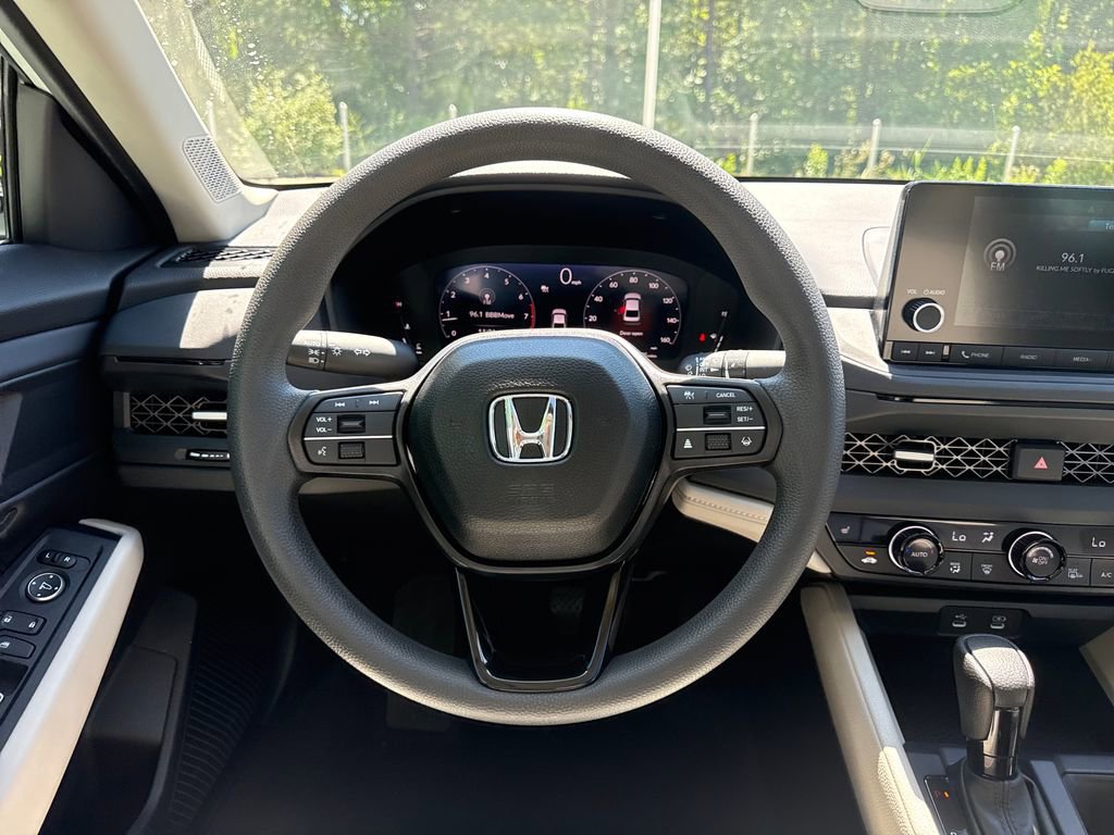 Certified 2025 Honda Accord SE image 20