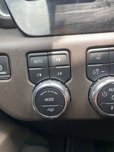 Used 2022 GMC Sierra 1500 SLT w/ SLT Convenience Package AWD/4WD image 8