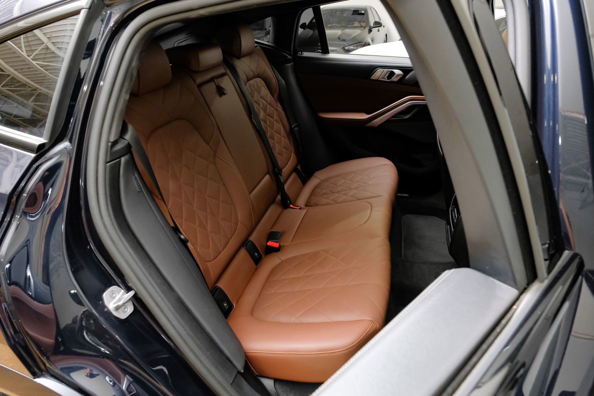 Used 2025 BMW X6 xDrive40i AWD/4WD image 39