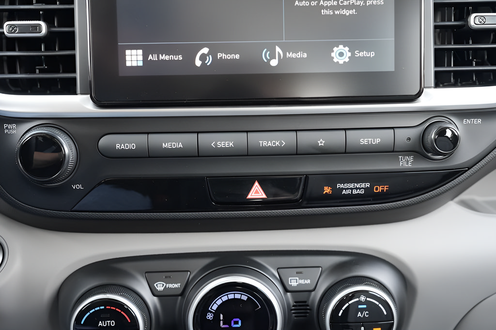 New 2026 Hyundai Venue SEL FWD image 32