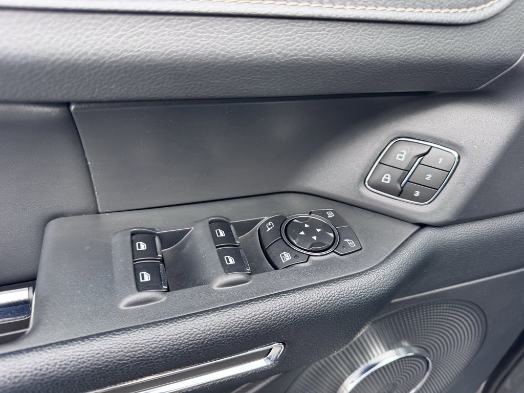 Used 2024 Ford Expedition Max XLT image 23