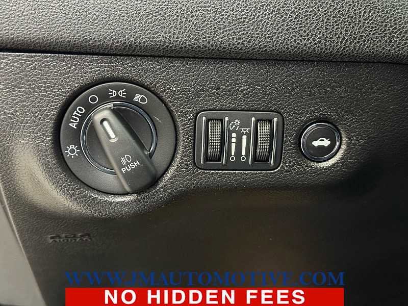 Used 2022 Chrysler 300 S image 38