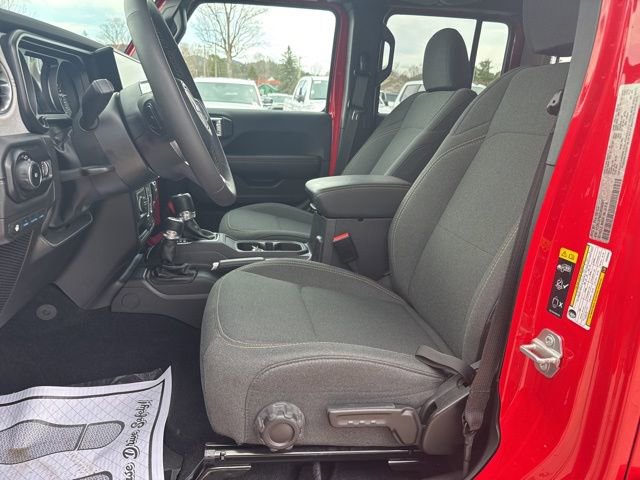 Used 2025 Jeep Wrangler Unlimited Sahara AWD/4WD image 10