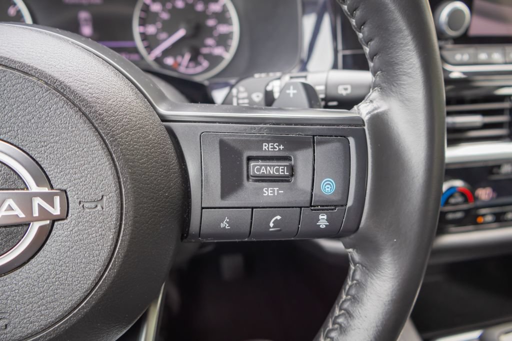 Used 2024 Nissan Pathfinder SV AWD/4WD image 23