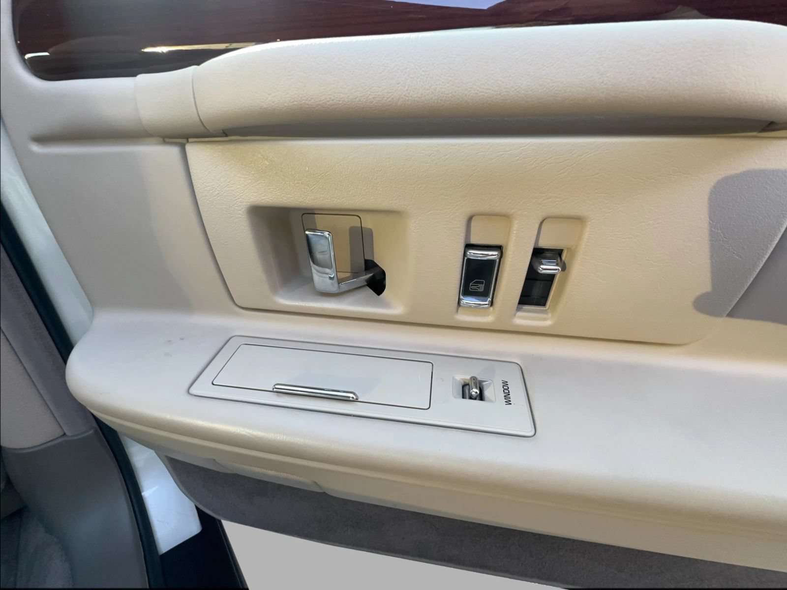 Used 1994 Cadillac De Ville Concours FWD image 35