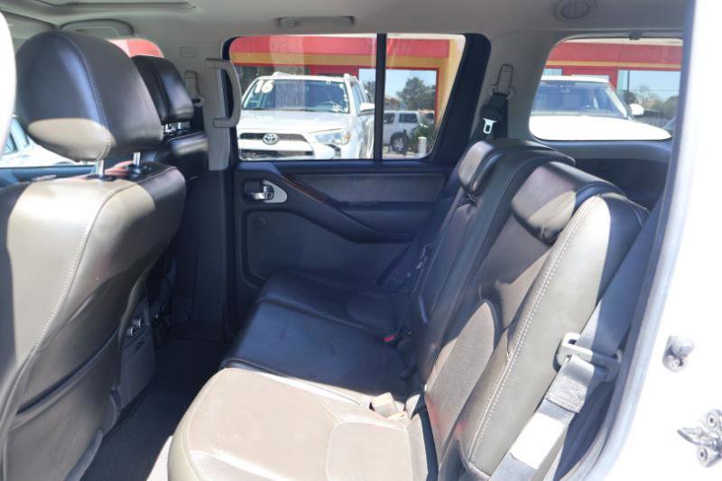 Used 2007 Nissan Pathfinder LE w/ LE Navigation Pkg AWD/4WD image 22