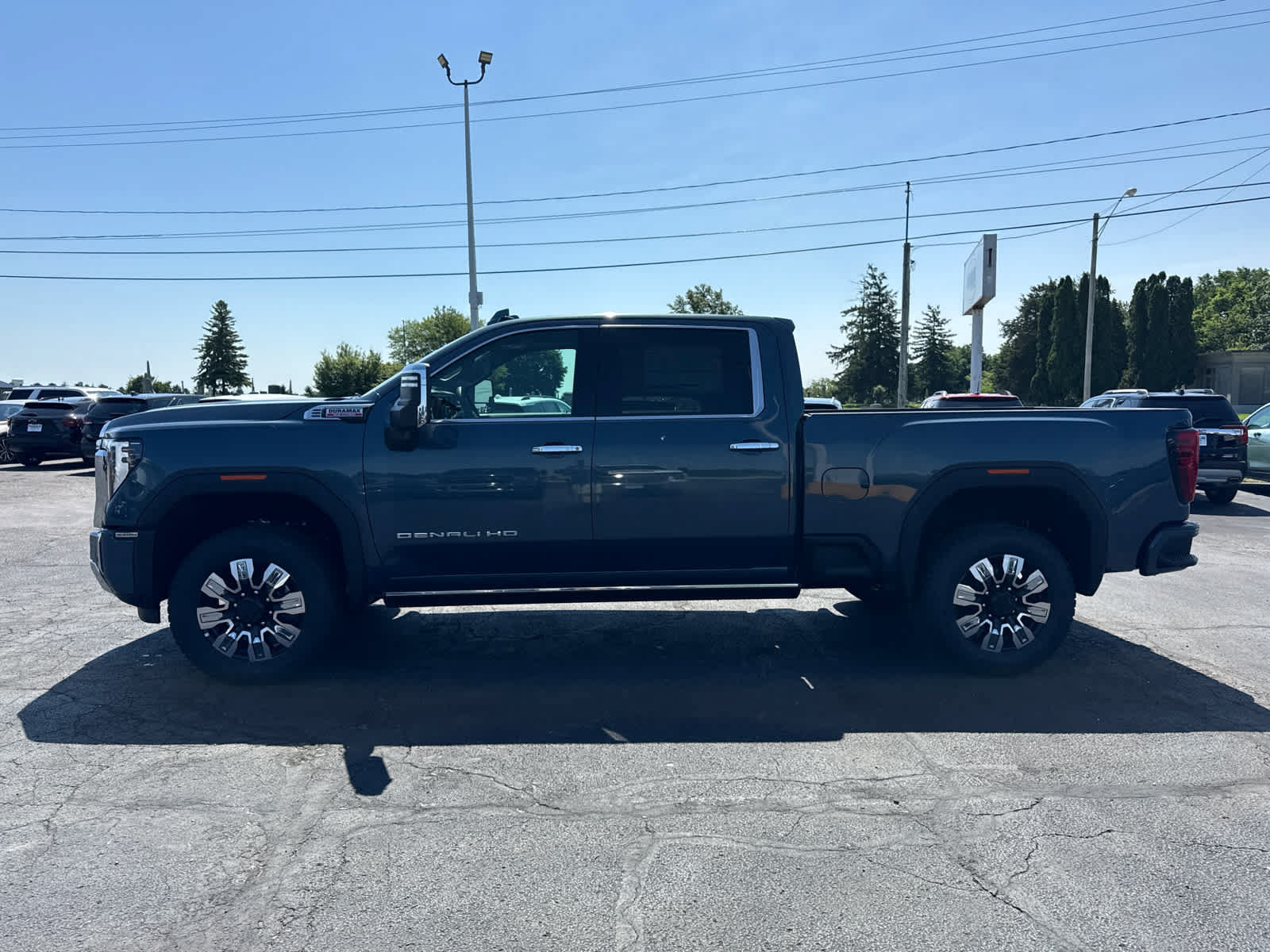 New 2026 GMC Sierra 3500 Denali w/ Denali Reserve Package AWD/4WD image 2