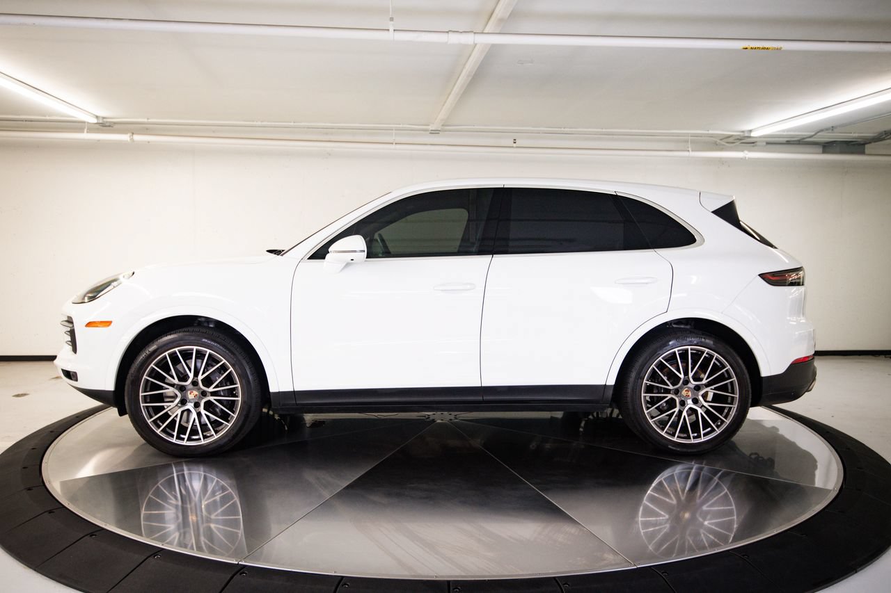 Certified 2023 Porsche Cayenne AWD/4WD image 2