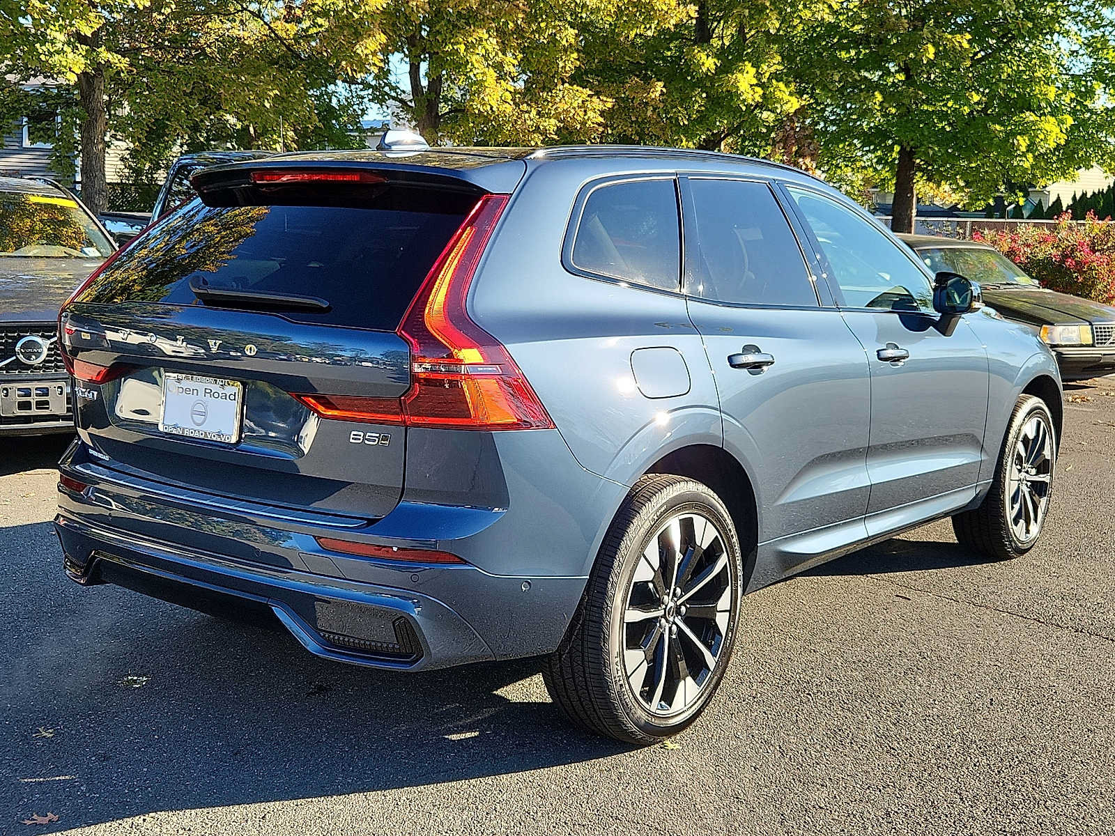 Used 2027 Volvo XC60 B5 Plus AWD/4WD image 6