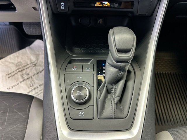 Used 2025 Toyota RAV4 XLE image 20