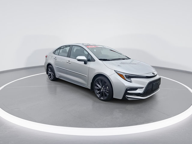 Used 2026 Toyota Corolla XSE FWD image 3