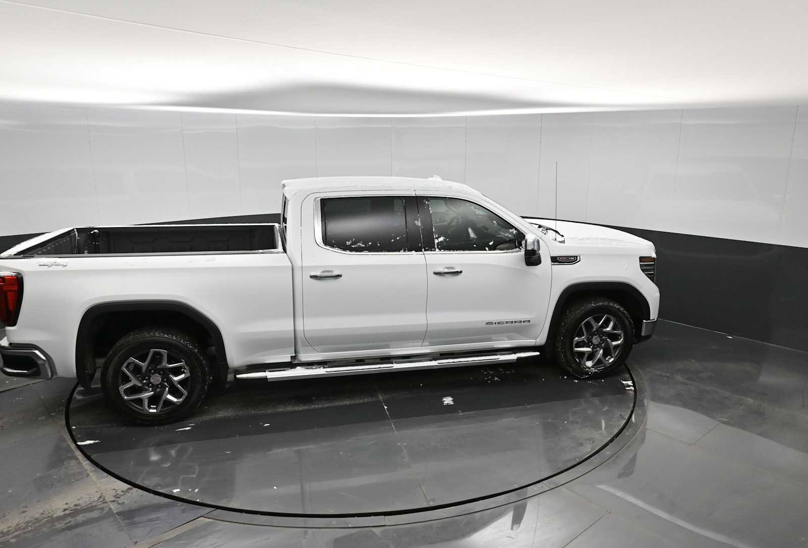 Used 2023 GMC Sierra 1500 SLT w/ SLT Convenience Package image 31